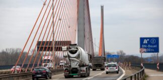 Neues Brücken-Chaos? Bonner Nordbrücke beschäftigt Parlament Erneut muss sich der nordrhein-westfälische Landtag mit einem drohenden Brücken-Engpass beschäftigen.