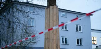 Einsturzgefahr in Wuppertal: Weitere Schäden entdeckt Risse in der Fassade deuten auf die Schäden an einem Wohnhaus in Wuppertal hin. (Archivfoto)
