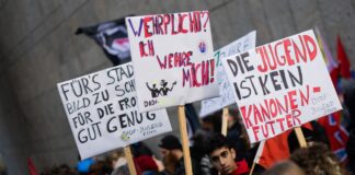 Sollten sich nicht genug Freiwillige für die Bundeswehr finden, könnte der Bundestag über eine Bedarfswehrpflicht entscheiden. Dabei könnte ein Zufallsverfahren zur Auswahl genutzt werden.