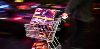 Massenweise Knaller und Böller aus Containern gestohlen In Bochum und im Kreis Steinfurt haben Unbekannte ganze Seecontainer aufgebrochen und Knaller und Böller gestohlen.