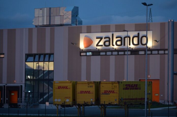 Gewerkschaft ruft zu Warnstreiks bei Zalando auf Verdi ruft Zalando-Beschäftigte in Erfurt und Mönchengladbach zum Warnstreik auf. (Archivbild)