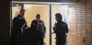 Frau lebensgefährlich verletzt – 16-Jähriger festgenommen Die Polizei nahm den tatverdächtigen Jugendlichen noch vor Ort fest.