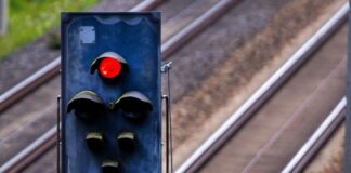 Vorzeitige Wende: Wenn es im Zug plötzlich Endstation heißt Viele Regionalzüge müssen dem Fernverkehr und dem internationalen Güterverkehr Vorrang gewähren. (Symbolbild)