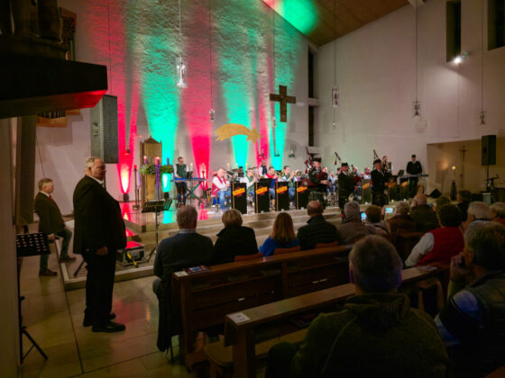 Adventskonzert Herz Jesu Kirche Ratingen mit Heinz Hülshoff und Freunden, Bilder. Alexander Heinz