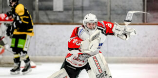 Ice Aliens: Letztes Spiel des Jahres ein voller Erfolg Die Ratinger Ice Aliens schwimmen auf einer Erfolgswelle. Foto: Daniela Schmidt