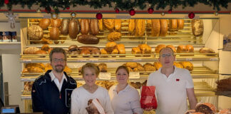 Wülfrather Feuerwehr wirbt auf Brötchentüten