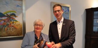 Friedenslicht aus Bethlehem im Erkrather Rathaus eingetroffen Das Friedenslicht ist in Erkrath eingetroffen. Foto: Stadt Erkrath