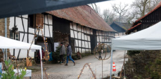 Adventliches Burgfest auf Burg Gräfgenstein Burg Gräfgenstein bereitet sich vor, Bild: Alexander Heinz