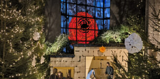 An der Krippe im Dom: Weihnachtssingen mit Kindersegnung