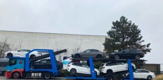 Dieser Autotransporter hatte zahlreich Mängel. Foto: Polizei