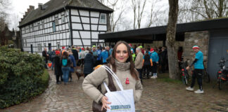 Schritt für Schritt Gutes tun: Nikolauslauf für Ratingens Kinder Auch Unser Ratingen läuft mit, Juliana Strenger berichtet vom Lauf neben der Photogallerie, Bild: Alexander Heinz