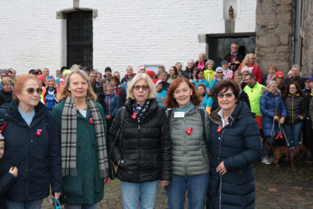 Impressionen vom Sammeln im Burghof, Bild: Alexander Heinz