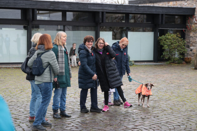 Impressionen vom Sammeln im Burghof, Bild: Alexander Heinz