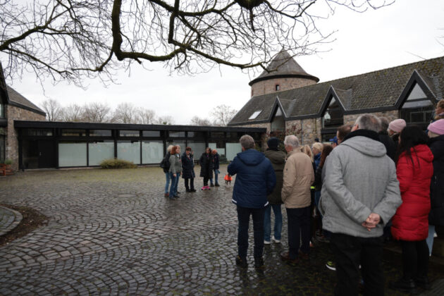 Impressionen vom Sammeln im Burghof, Bild: Alexander Heinz
