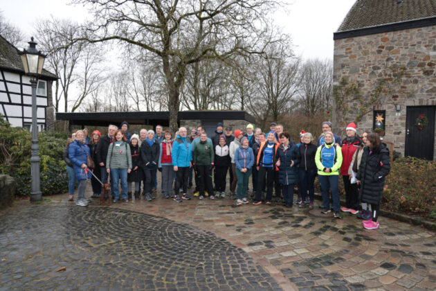 Impressionen vom Sammeln im Burghof, Bild: Alexander Heinz