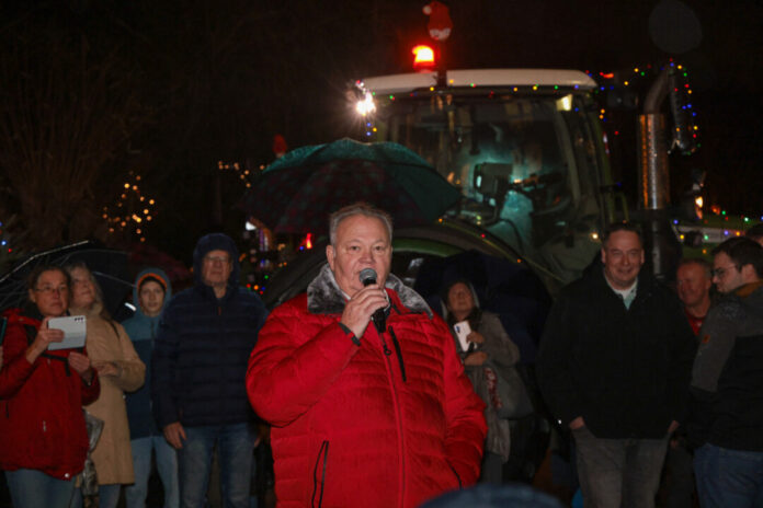 Heinz Hülshoff singt sich in die Herzen der Menschen, Bild: Alexander Heinz