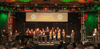 Adventssingen der Lions verbindet Ratingen Impressionen vom 7.12.2025 - Lions Adventssingen in der Stadthalle, Bild: Alexander Heinz