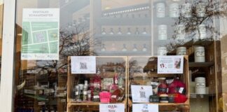 Erkrath: „Digitale Schaufenster“ in der Weihnachtszeit Lokale Unternehmen präsentieren ihre Produkte in den Schaufenstern. Foto: Handelsverband