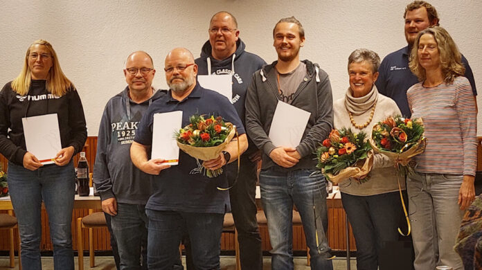 Microsoft Word - Ralf Naujoks zum Ehrenvorsitzenden ernannt.doc