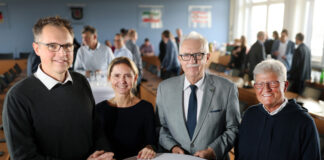 Kreis Mettmann: Stabwechsel im Presseamt Tobias Dupke, Landrätin Bettina Warnecke, Landrat Thomas Hendele und Daniela Hitzemann. Foto: Kreis ME