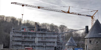 Millionenschaden nach Feuer in Schloss Hardenberg – Brandursache nicht geklärt