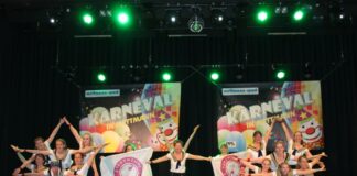 Die Tanzmädels treten auf. Foto: ME-Sport