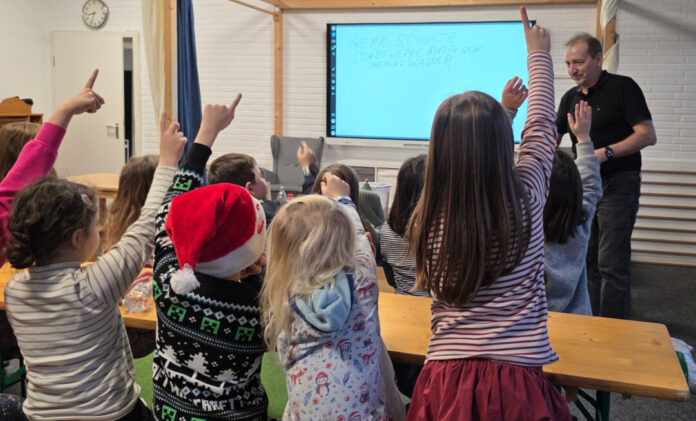 Trinkwasserunterricht An der Eduard-Dietrich-Schule in Lintorf lernten gemischte Schülergruppen der Stufen 1-4 jede Menge über den Wasserkreislauf. Foto: Stadtwerke Ratingen