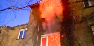 Feuerwehr in Ruhrgebiet-Stadt an Weihnachtstagen gefordert Der Brand an der Farnstraße beschäftigte die Feuerwehr Recklinghausen an zwei Tagen. Foto: FW Recklinghausen