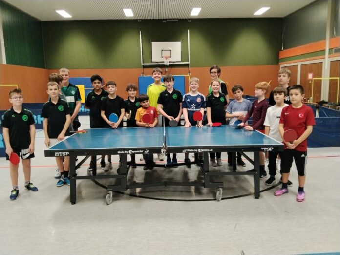 Für die Tischtennisabteilung des TuS 08 Lintorf endete das Jahr mit einem Weihnachtsturnier. Foto: TuS 08 Lintorf Für die Tischtennisabteilung des TuS 08 Lintorf endete das Jahr mit einem Weihnachtsturnier. Foto: TuS 08 Lintorf