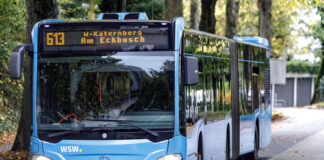 Wasserrohrbruch: Buslinie in Wuppertal wird umgeleitet Ein Bus der Linie 613. Foto: WSW/Frank Gleitsmann