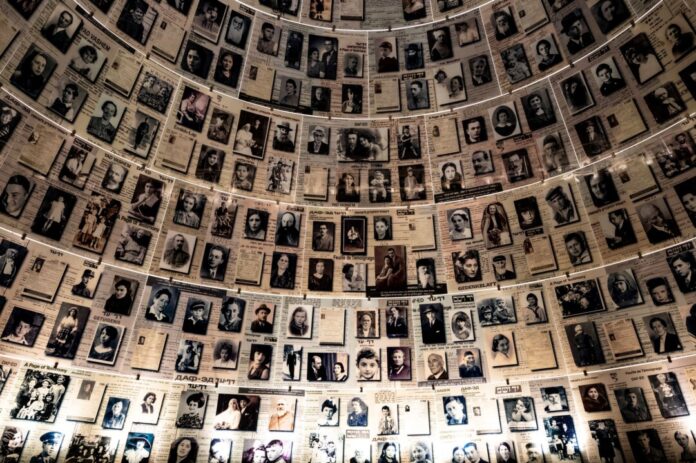 Yad Vashem Die Halle der Namen in der Holocaust Gedenkstätte Yad Vashem. (Archivbild)
