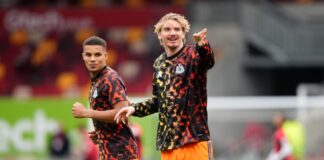 Leverkusen gegen Woltemade und Co. – Dortmund klarer Favorit Malick Thiaw (l) und Nick Woltemade von Newcastle United treffen in der Champions League auf Bayer Leverkusen. (Archivbild)