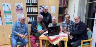 Haaner Digitalpaten helfen bei Themen rund ums Internet Sie helfen bei Herausforderungen zwischen Elektronik und Internet: Christoph Heischeid, Ullrich Franz, Klaus Thörmer, Bernhard Hadaschik, Walter Sommer und Ekkehard Kästner. Foto: privat