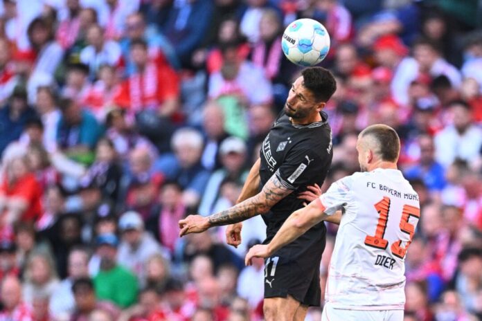 Tim Kleindienst In der Vorsaison erzielte Tim Kleindienst (links) 16 Bundesliga-Tore, diese Saison kam er in der Liga erst auf zwei Kurzeinsätze. (Archivbild)