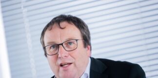 Erfolgreiche Personalwerbung: Wieder mehr Züge in NRW «Das ist die gute Nachricht für alle Fahrgäste», sagt NRW-Verkehrsminister Oliver Krischer (Grüne). (Archivbild)