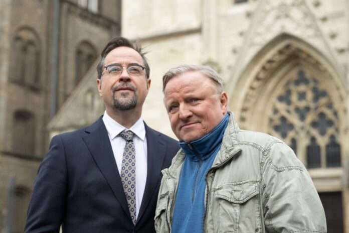 WDR stellt Weichen für Zukunft mit «Tatort»-Duo aus Münster Sie sollen in Münster weiter ermitteln: Jan Josef Liefers und Axel Prahl. (Archivfoto)