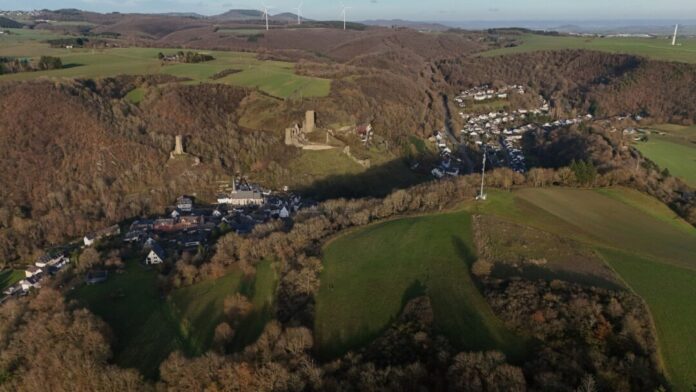 In einem Waldgebiet bei Monreal wurde die Leiche gefunden.