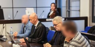 Es herrscht große Anspannung kurz vor der Urteilsverkündung.