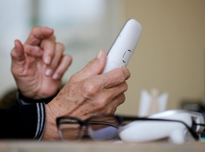 Schockanruf Der pensionierte Polizist durchschaut den Betrug. Das treibt die Ermittlungen voran. (Symbolbild)