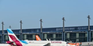Eurowings-Maschine am Flughafen - einsteigen mit gutem Gewissen, weil man Klimaschutzprojekte unterstützt hat? (Archivbild)