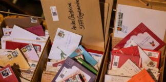 Die Briefe kommen aus aller Welt.