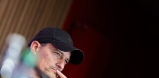 «Kotzt mich an»: St. Pauli-Coach poltert gegen Balljungen Alexander Blessin äußerte auf der Pressekonferenz nach dem Spiel in Köln deutliche Kritik.