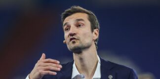 Schalke-Boss: Aus finanzieller Sicht keine Aufstiegspflicht Matthias Tillmann sieht eine neue Einigkeit beim FC Schalke. (Archivbild)