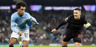 Kehrt Vielspieler Grimaldo gegen Newcastle zurück? Bayer vermisst Alejandro Grimaldo (r) schmerzlich. (Archivbild)