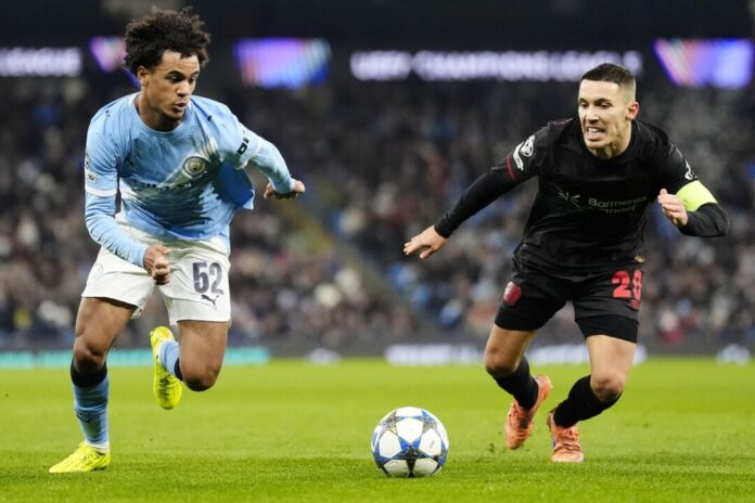 Bayer vermisst Alejandro Grimaldo (r) schmerzlich. (Archivbild)