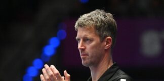 Handball-Bundestrainer Markus Gaugisch erhält Unterstützung von seinen Schülern. 