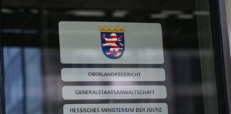 Ermittler der Generalstaatsanwaltschaft konnten die Männer gemeinsam mit der Bundespolizei in Stuttgart festnehmen. (Symbolbild)