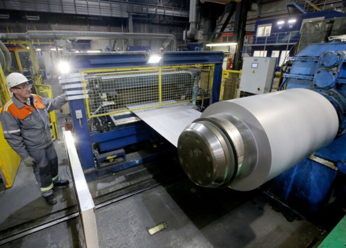 Thyssenkrupp-Werk Gelsenkirchen Mit einer vorübergehenden Stilllegung von zwei Elektrostahl-Werken reagiert Thyssenkrupp auf Billigimporte aus Asien. (Archivbild)