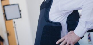 NRW stattet zivile Polizeimitarbeiter mit Schutzwesten aus Regierungsbeschäftigte der Polizei bekommen in NRW jetzt Schutzwesten (Symbolfoto)