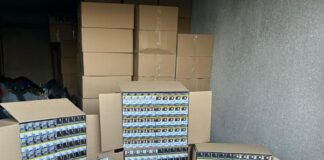 10,4 Millionen Schmuggelzigaretten – Festnahmen bei Razzien Der Zugriff erfolgte bereits in der vergangenen Woche als eine Observationseinheit des Zollfahndungsamts Essen die Auslieferung und Übergabe der Ware beobachtete.